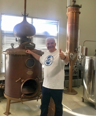 Ouzo Brennerei Griechenland Kupferbrennblase vor Ort
